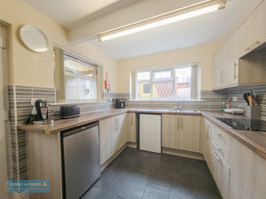 Kitchen- click for photo gallery